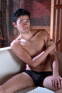 Yussel / modelo