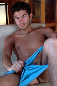 Yussel / modelo