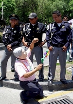 El Peje y tres guapos guardianes del orden