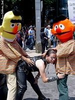 Beto y Enrique haciendo un tr�o con un leather