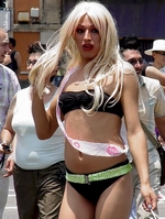 ... otra rubia.... desmecatada